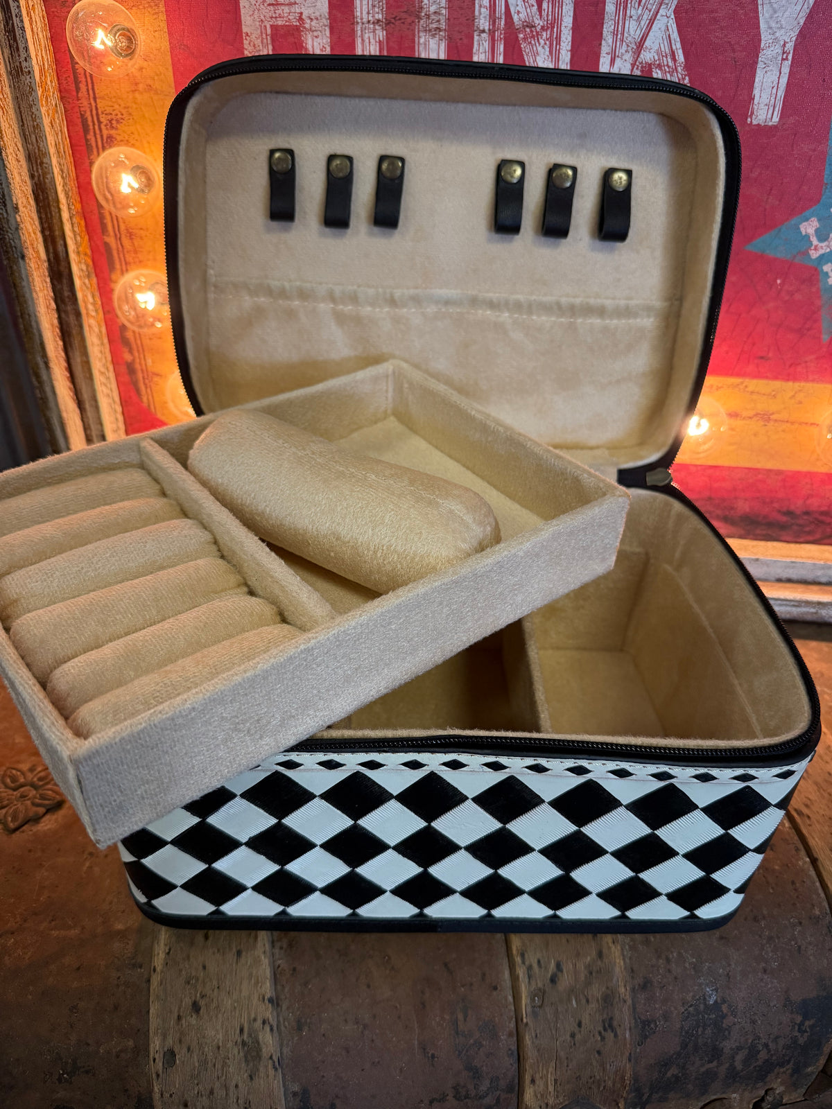WL Checkered Jewelry Case