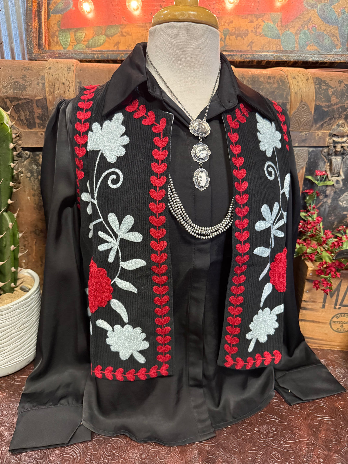 UD Black/Red Vest