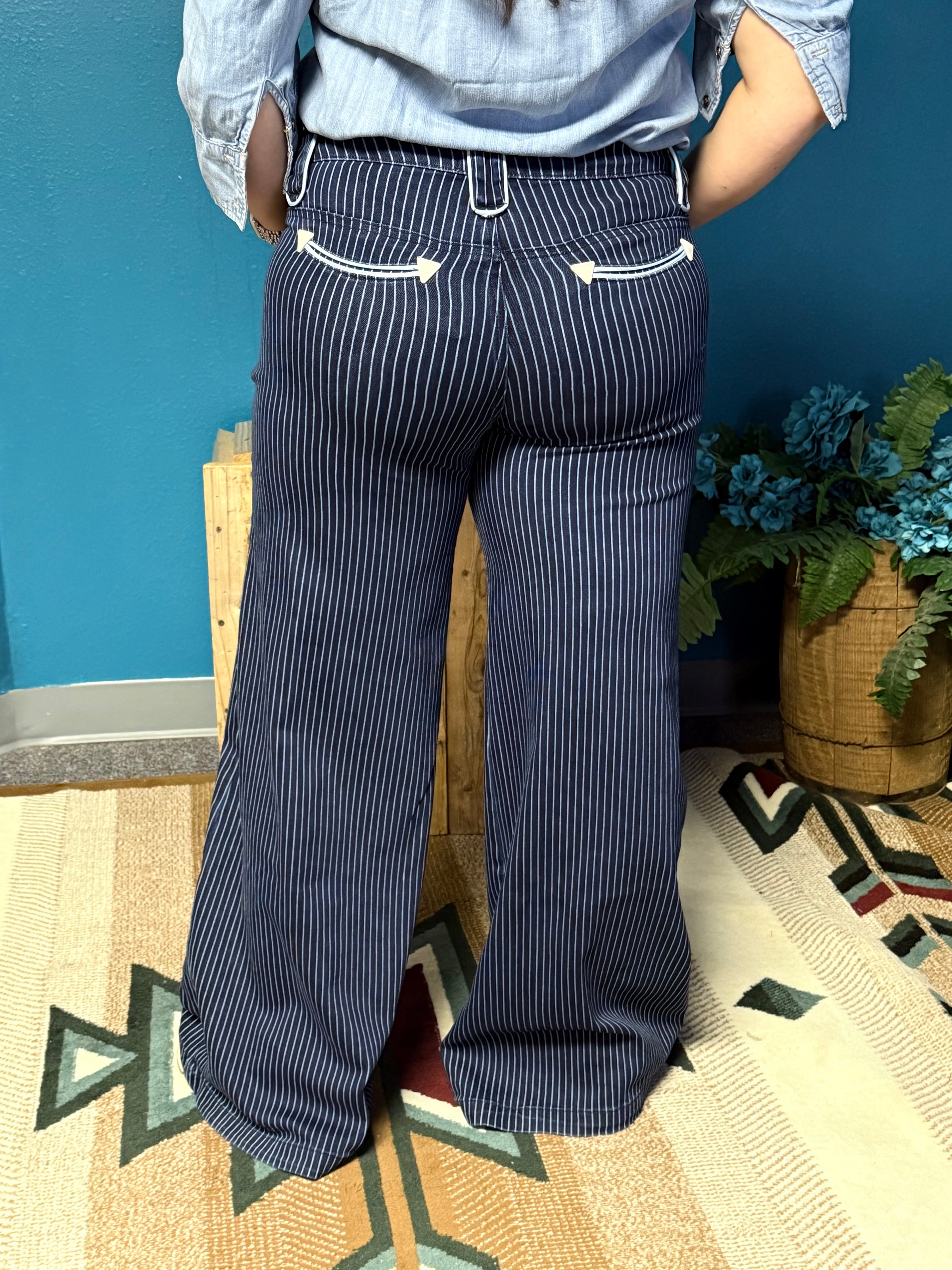 HH Pinstripe Smiley Pocket Pants