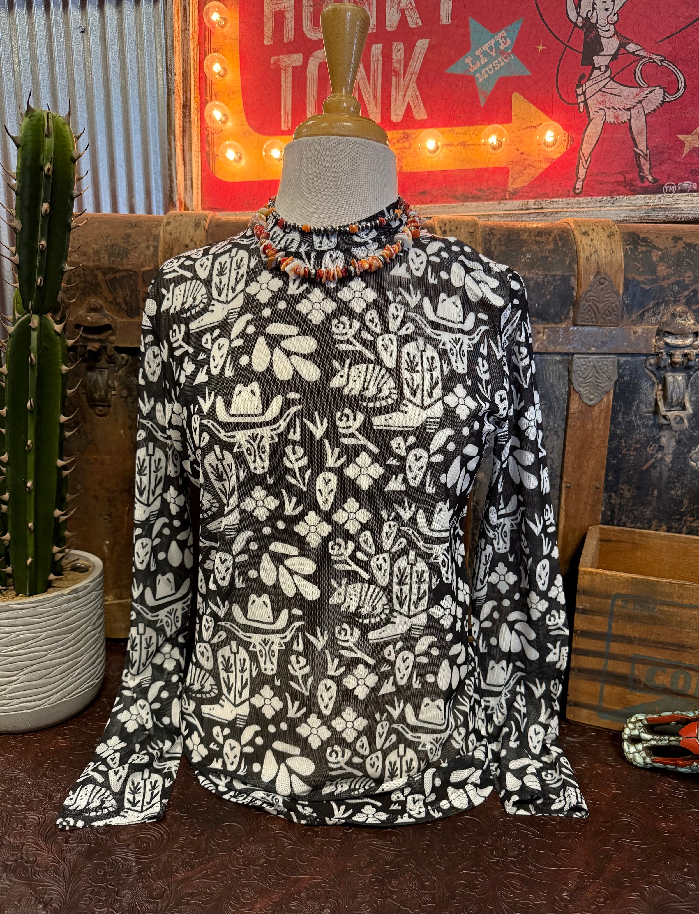 TH Black White Boot Print Mesh