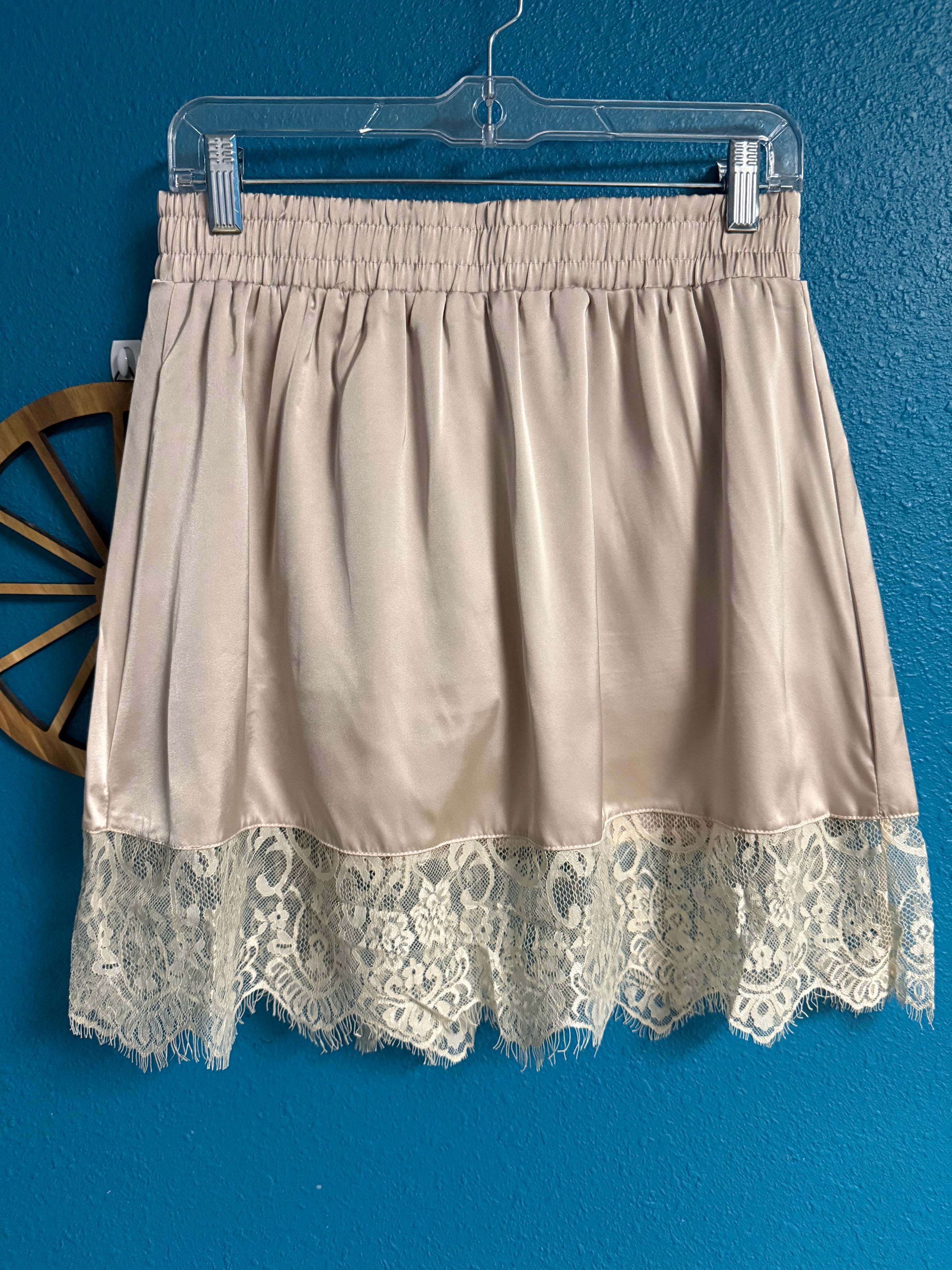 2F Lace Ex-Tendy Skirt