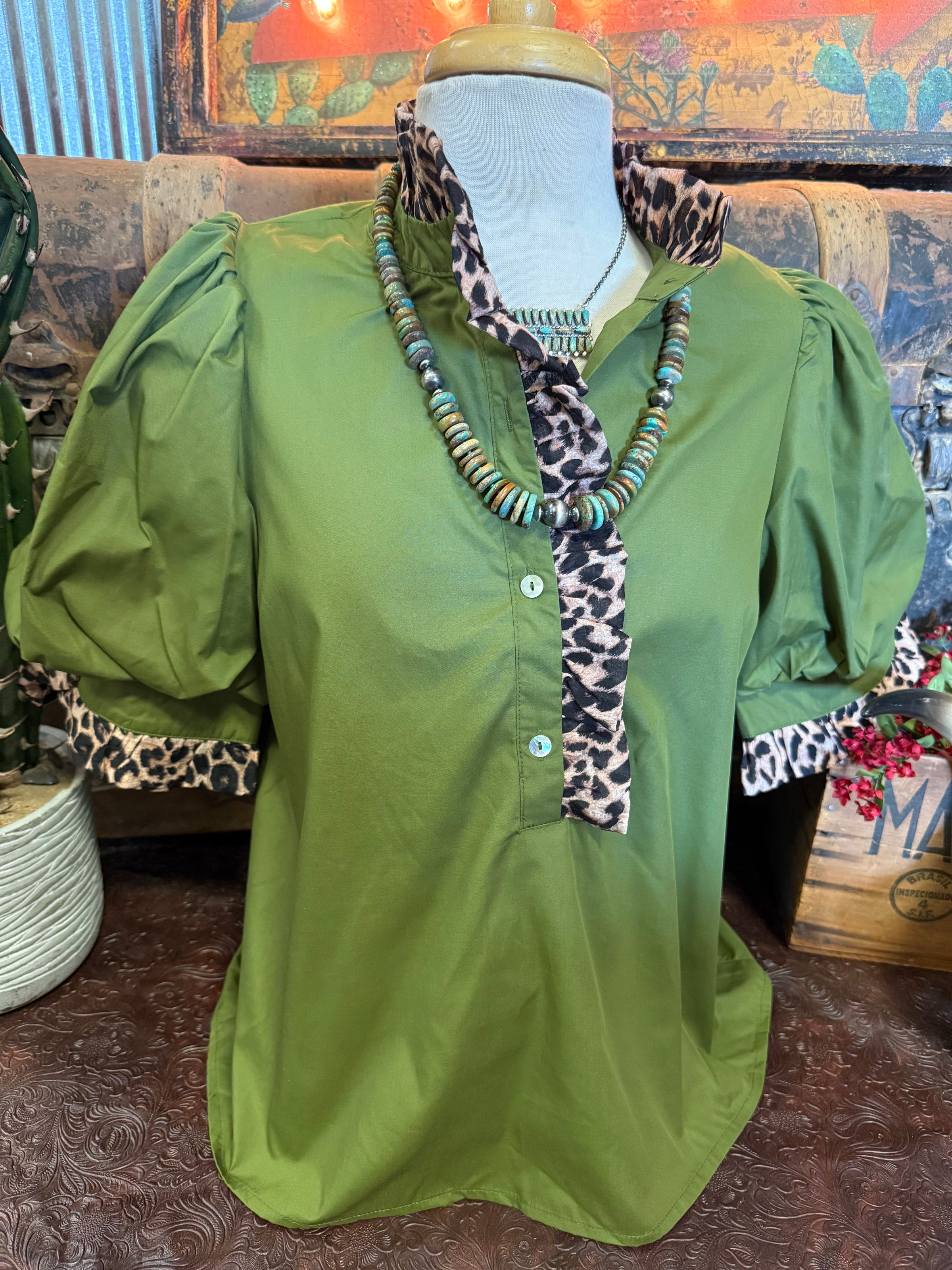 EN Olive Leopard Bubble Sleeve