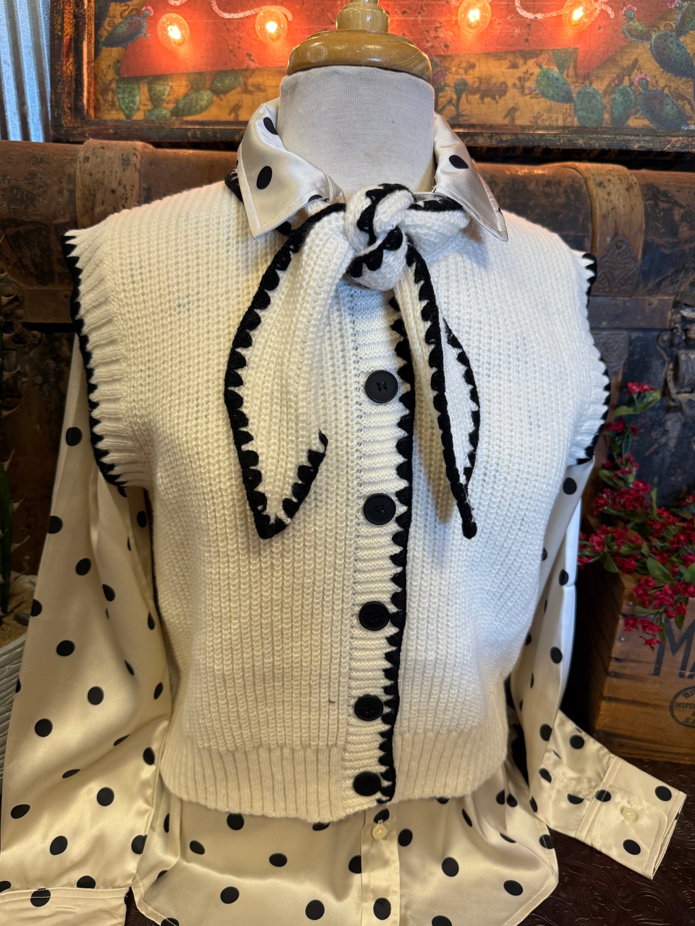 MR Ivory/Black Tie Sweater Vest