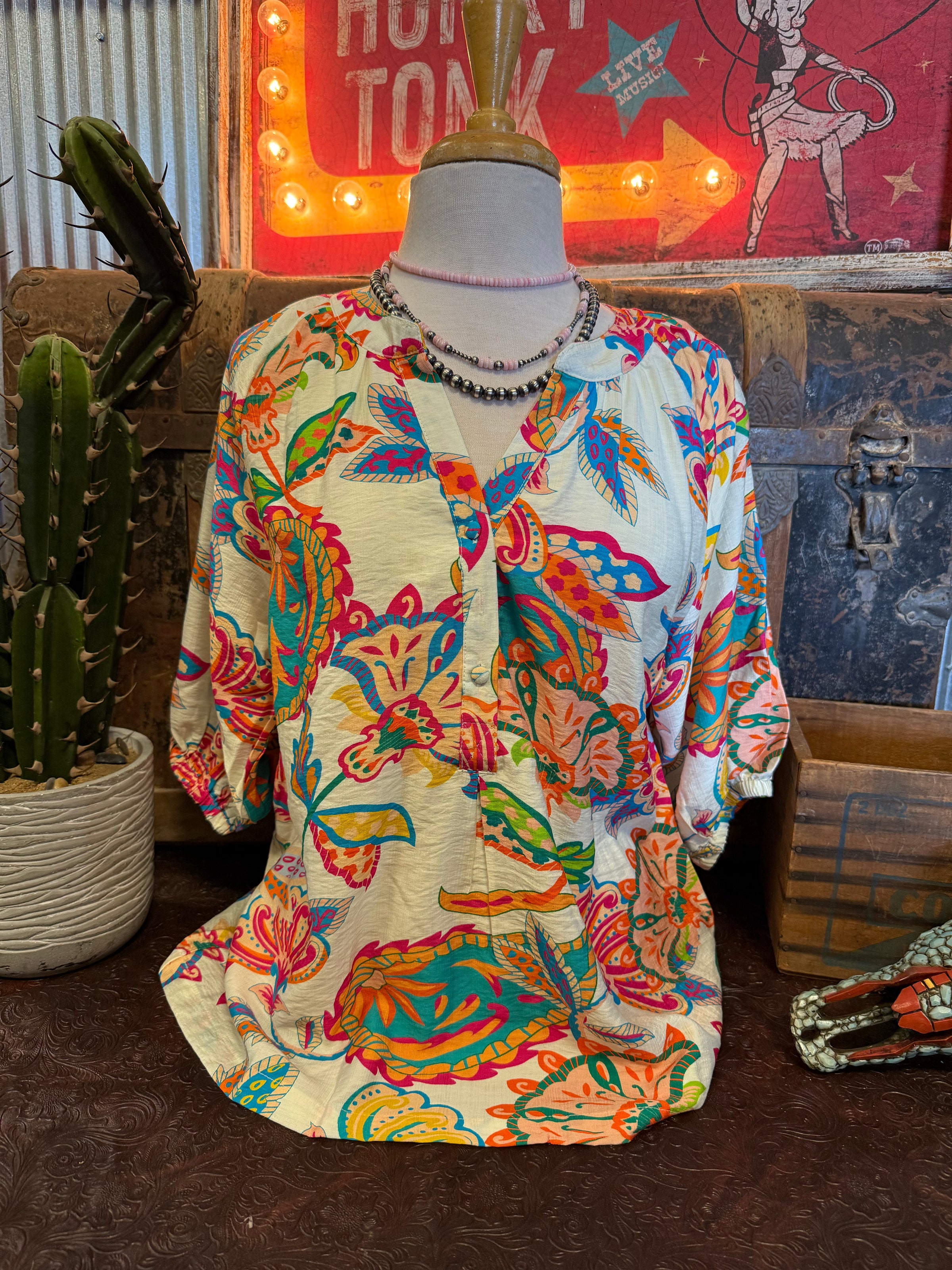 UM Cream Mix Paisley