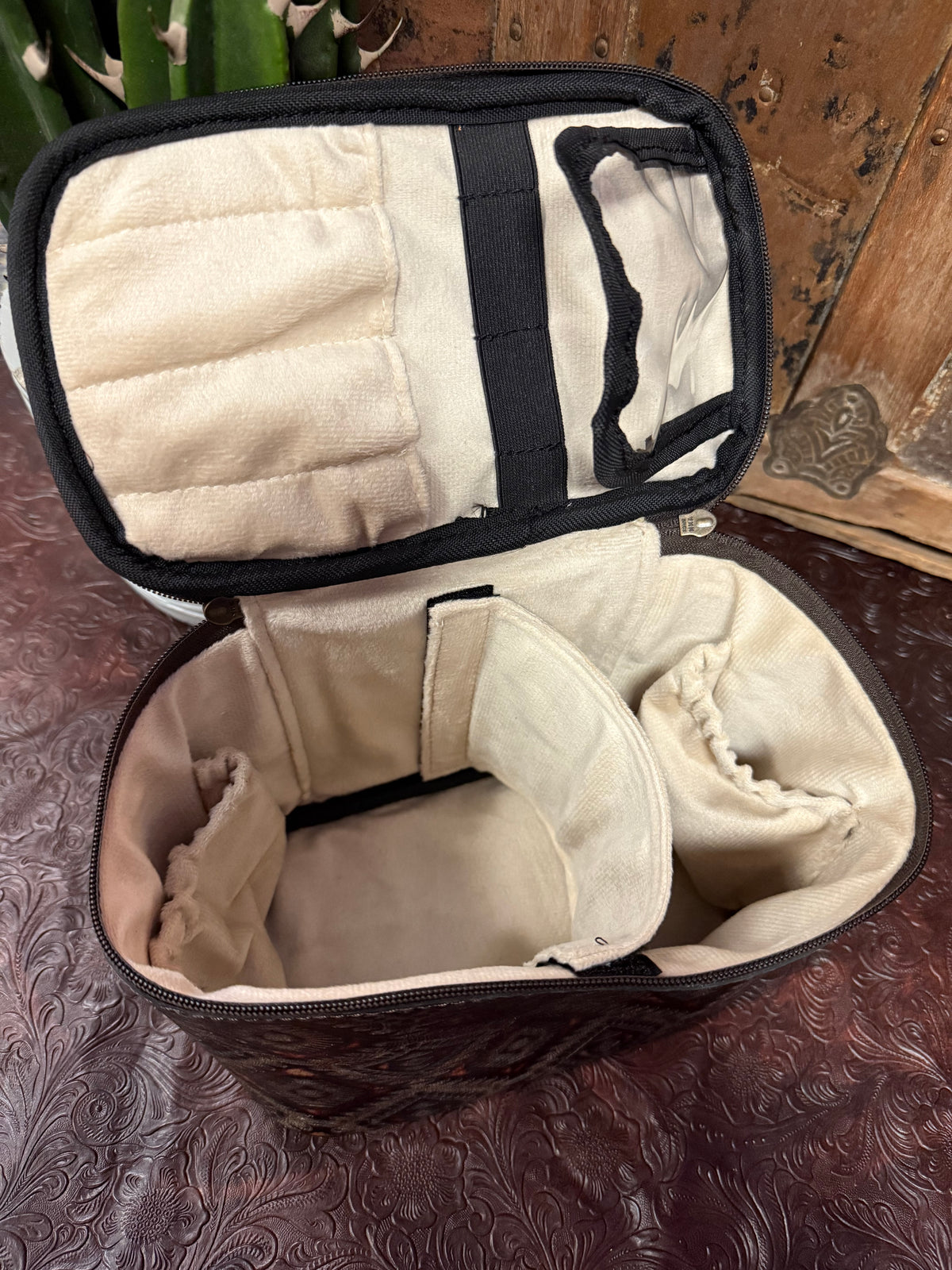 WL Tooled Brown Case