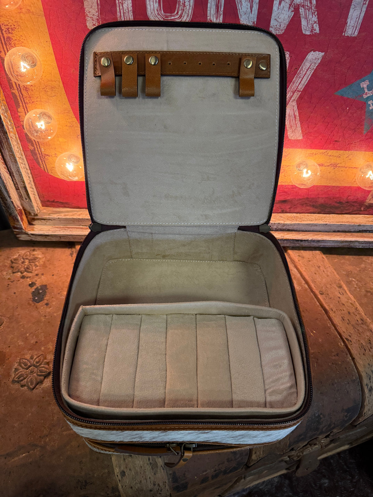 CH Deluxe Travel Case Light