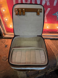 CH Deluxe Travel Case Light
