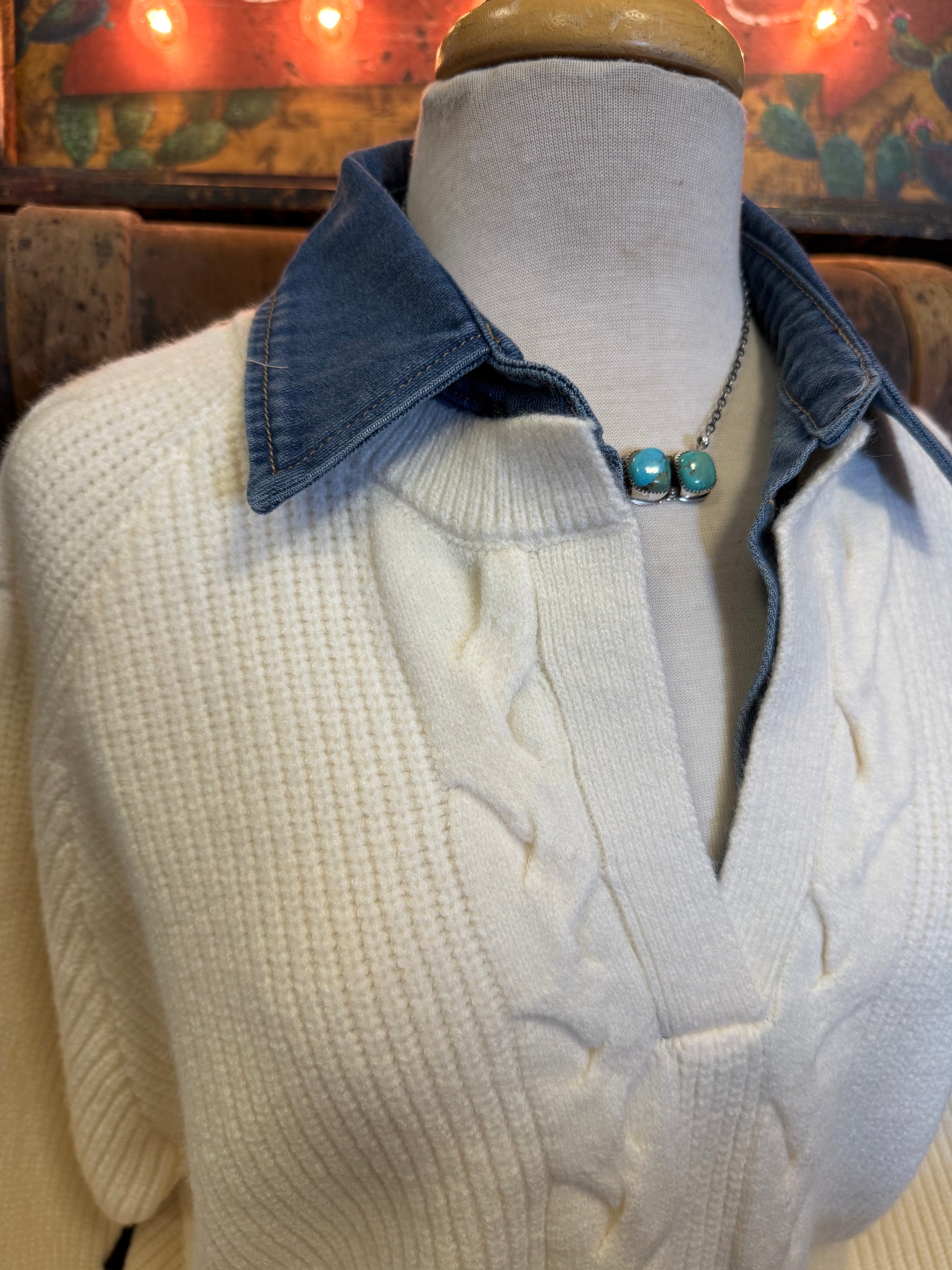 SS Cream Vneck Sweater