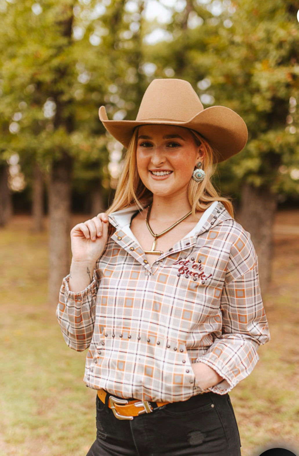 LB Let Er Buck Pullover