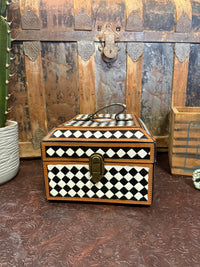 WL Black Checkered Jewelry Case