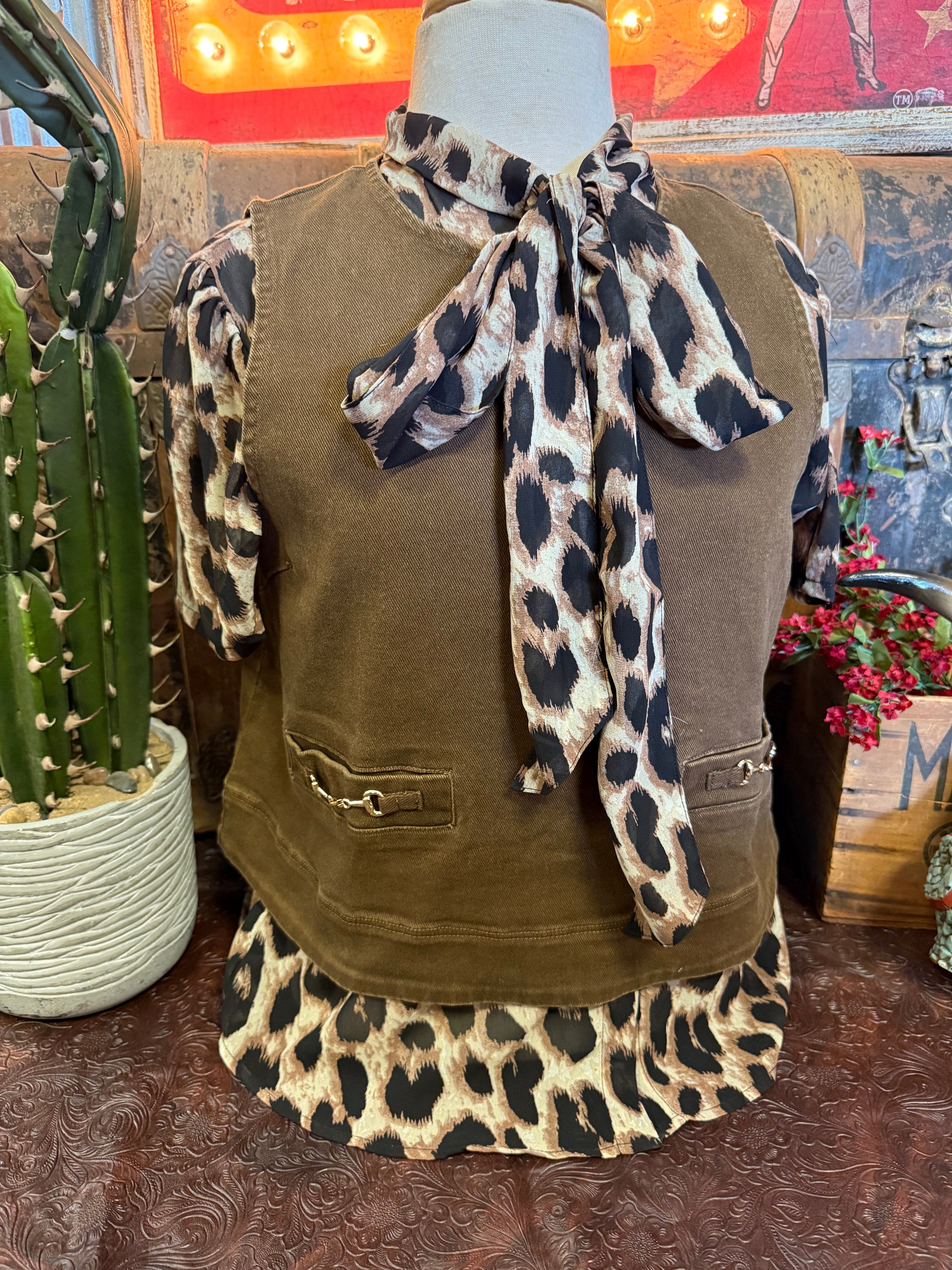 EN Brown Sleeveless Bit Top