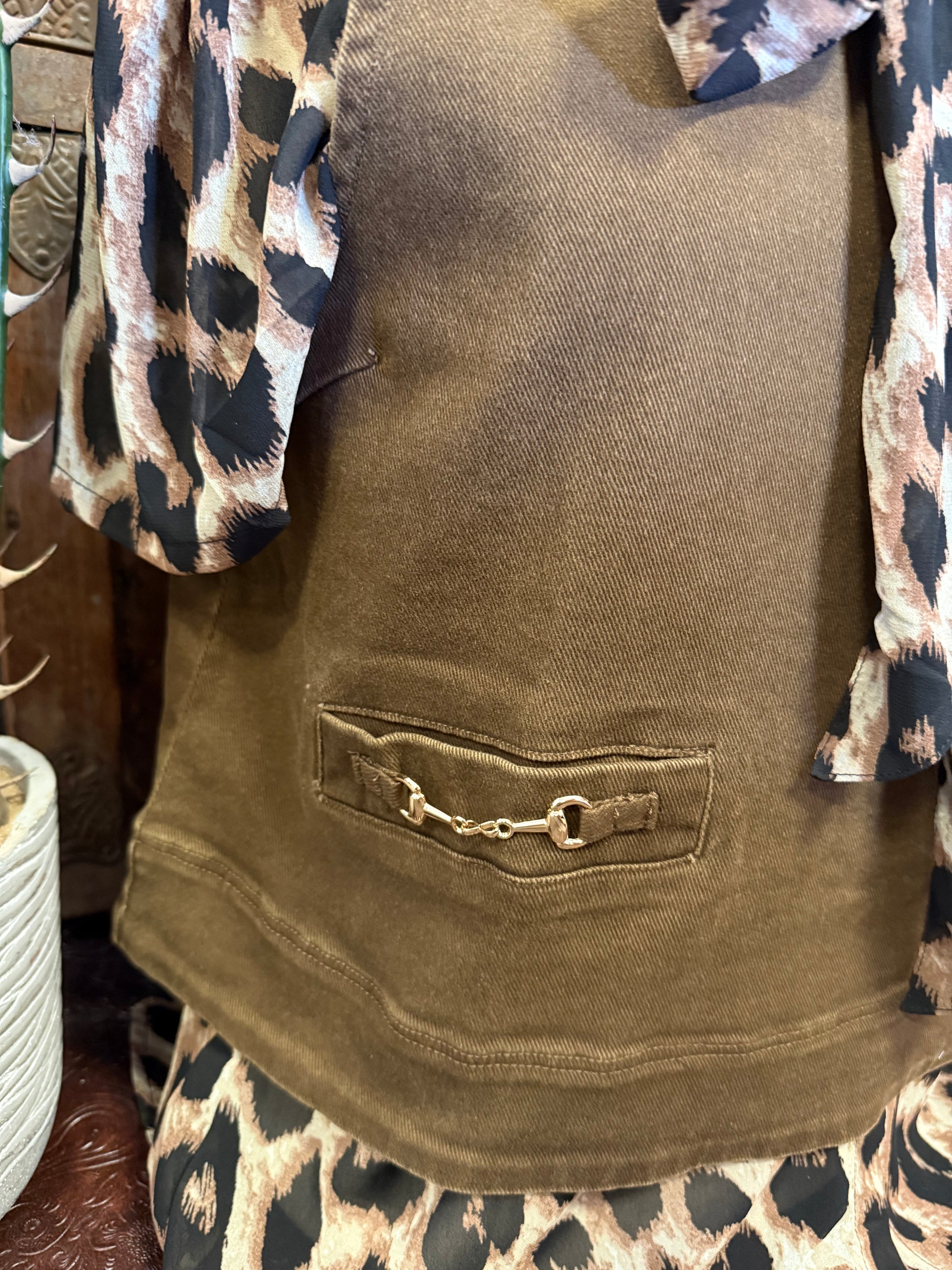 EN Brown Sleeveless Bit Top