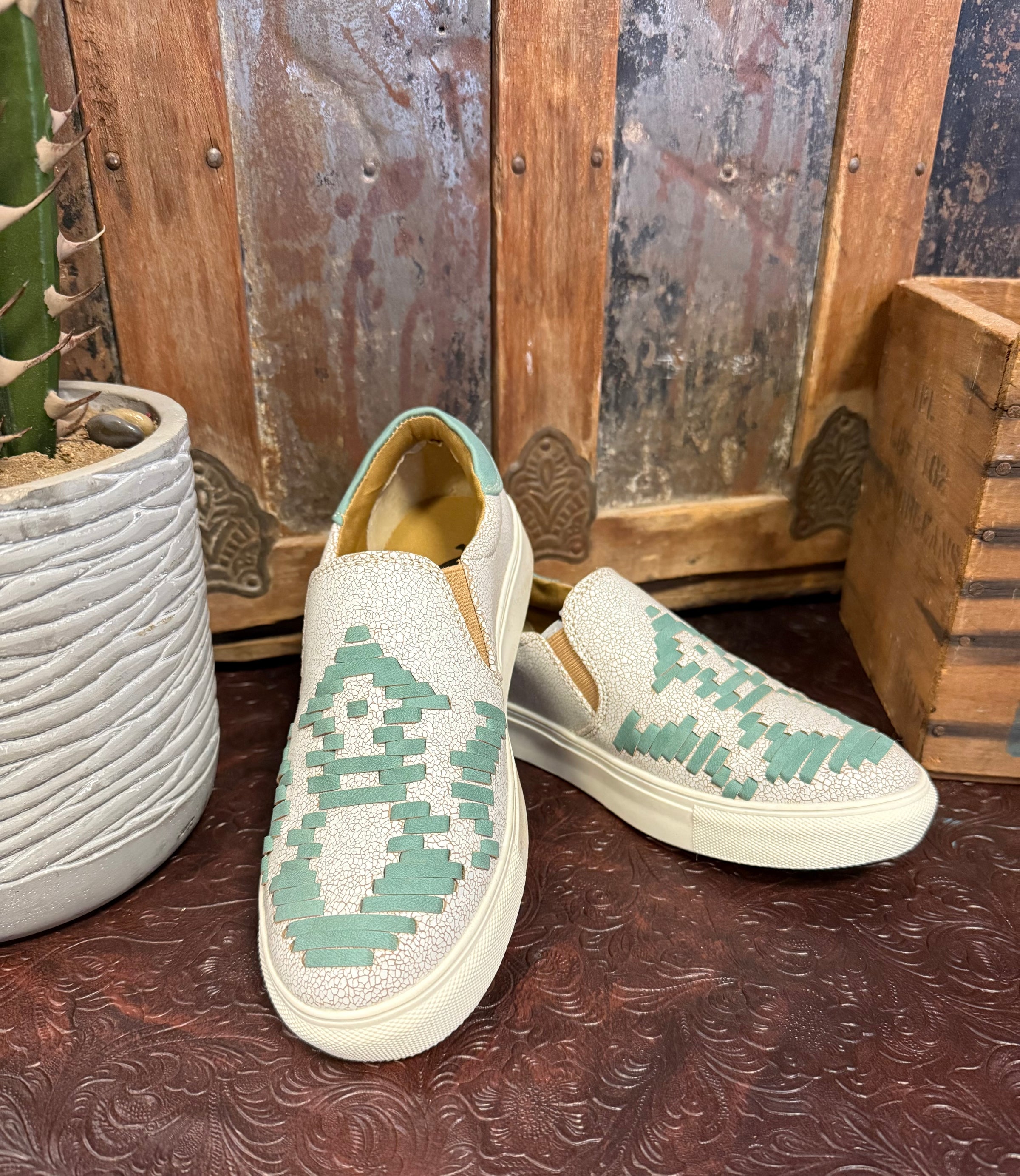 VG Marian Turquoise Shoe