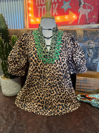EN Leopard With Green Top