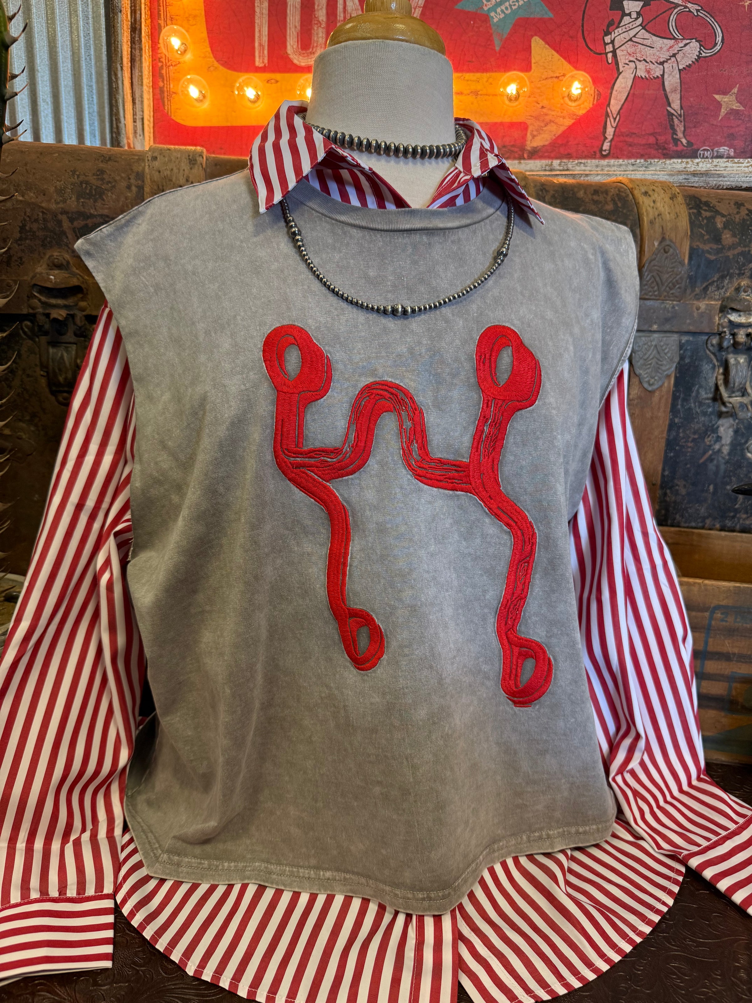 2F Rojo Ranch Muscle Tee