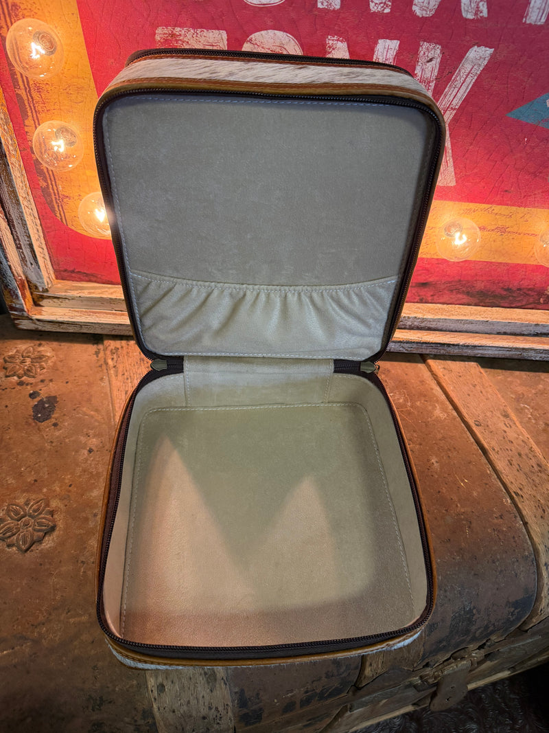 CH Deluxe Travel Case Light